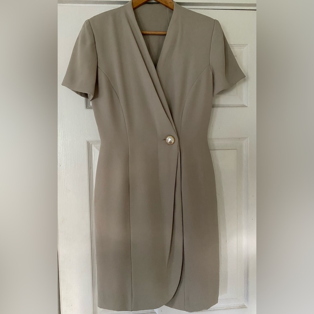 Vintage Banana Republic Cream Short Sleeve Dress